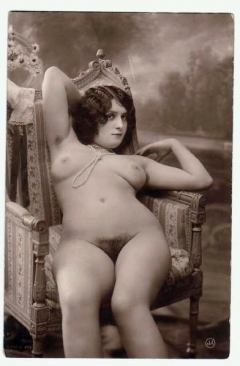Antique pin babes 2 - N