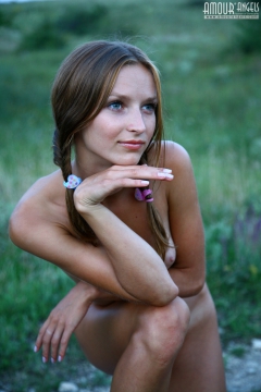 Naked girl on the lane - N