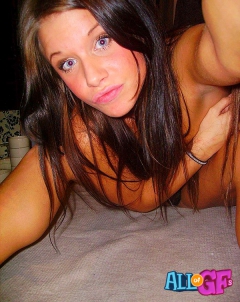 Young girlfriend shows ass - N