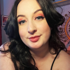 LucyJLive`s avatar