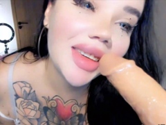 Sexy Chick Fucks Her Pussy Deep