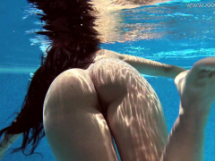 andreina-de-luxe-underwater-latina