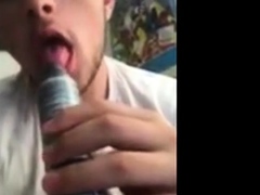 Straight lad wanting to suck cock