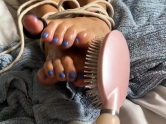 Amateur Foot Fetish Girlfriend Sucks and gives a Footjob