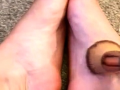 amateur-hottie-solo-masturbation