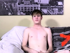 sexy-and-sensual-handjob-sesh-with-twink-jasper-king