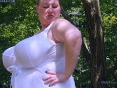 hot-bbw-big-boobs-plays-cam-free-milf-porn
