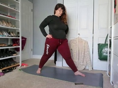 Glamourous redhead toys ass solo