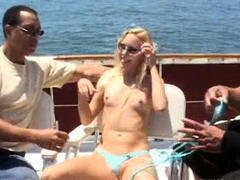 blonde-blowjob-outdoor